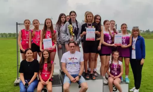 Zdjęcie do Finał Wojew&oacute;dzki Świętokrzyskich Igrzysk Młodzieży Szkolnej w biegach rozstawnych - Memoriał Małgorzaty Jamr&oacute;z w Strawczynie