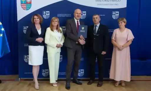 Zdjęcie do Wymiana system&oacute;w ogrzewania w Gminie Połaniec - podpisana umowa