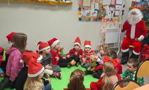 Zdjęcie do Mikołajki w Zdzieciach Nowych &ndash; dzień pełen radości, zabawy i świątecznej magii