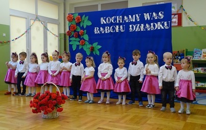 Zdjęcie do Dzień Babci i Dziadka  w Przedszkolu Publicznym i Żłobku &bdquo;Kraina Malucha&rdquo;  w Połańcu