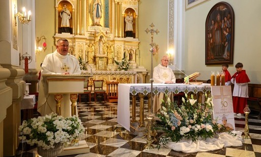 Zdjęcie do Wyjątkowy jubileusz ks. kan. Jana Wamyja w Parafii św. Marcina w Połańcu