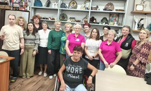 Zdjęcie do Tw&oacute;rczo, wsp&oacute;lnie i z pasją &ndash; kolejne spotkanie w ramach warsztat&oacute;w ceramicznych