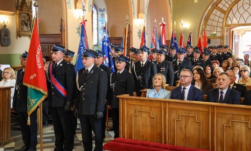 Zdjęcie do XVI Pielgrzymka Samorządowc&oacute;w, Strażak&oacute;w i K&oacute;ł Gospodyń Wiejskich do Sulisławic