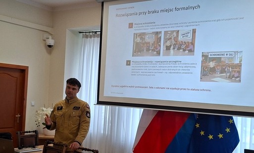 Zdjęcie do Szkolenie z zakresu ewakuacji w plac&oacute;wkach oświatowych na wypadek zagrożenia z powietrza 